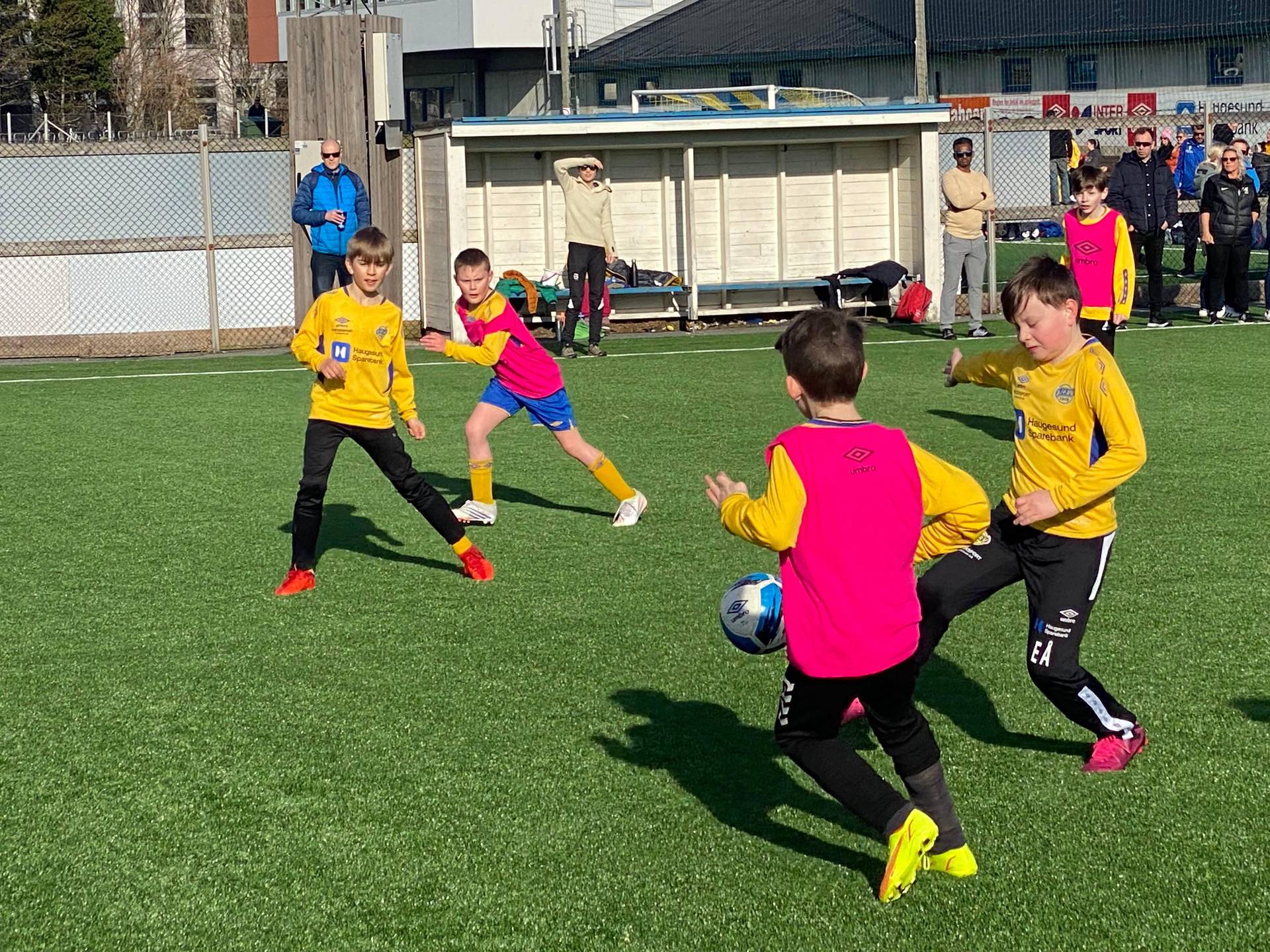 Tines fotballskole cover