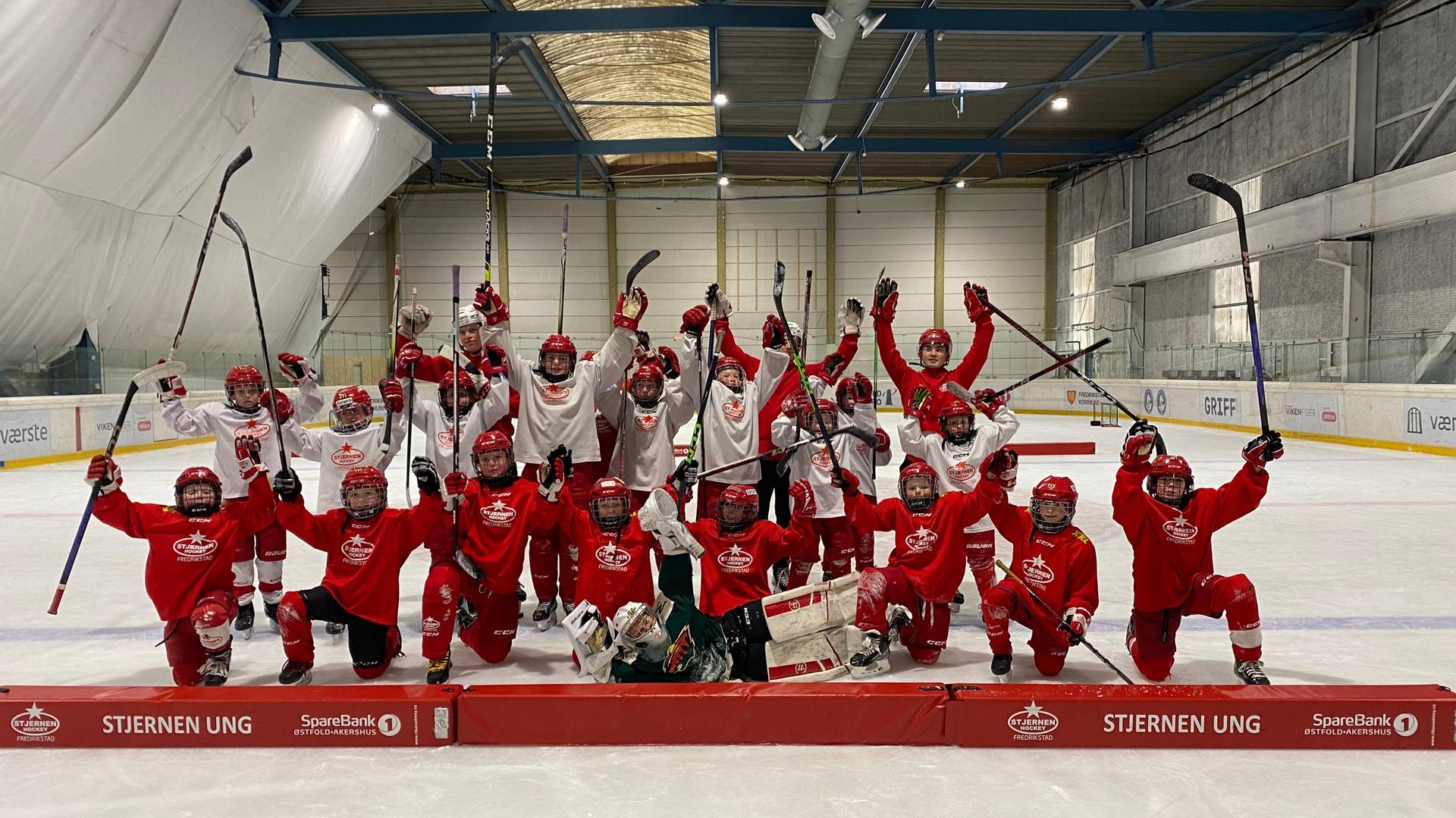 Stjernen Hockey Sommercamp uke 32 2026 cover