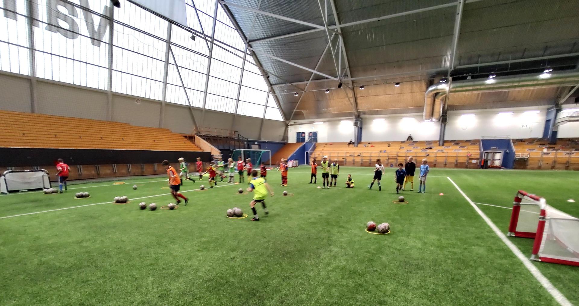 Meld deg på NFAs fotballskole 10-13/8 i Vallhall cover