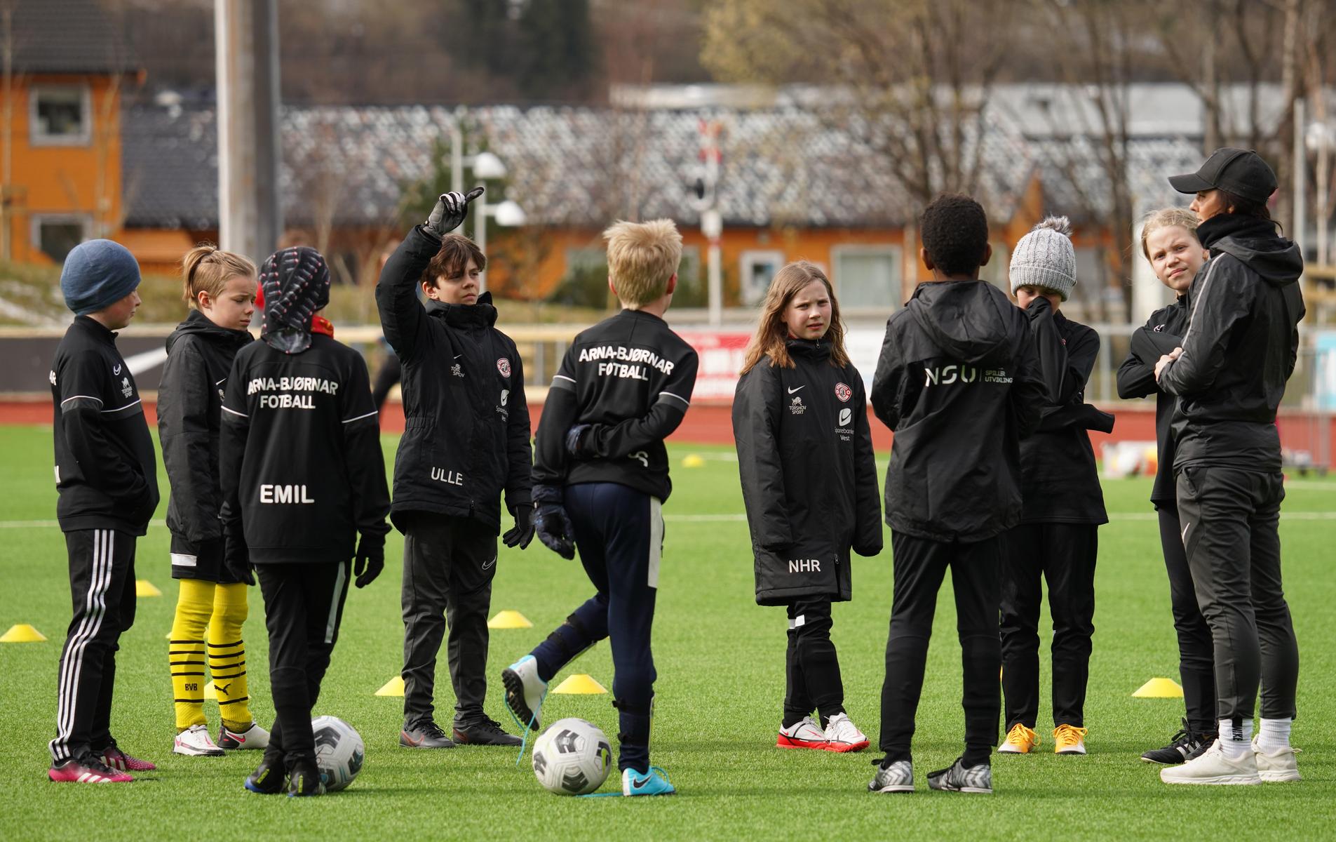 Arna-Bjørnar Fotballakademi cover