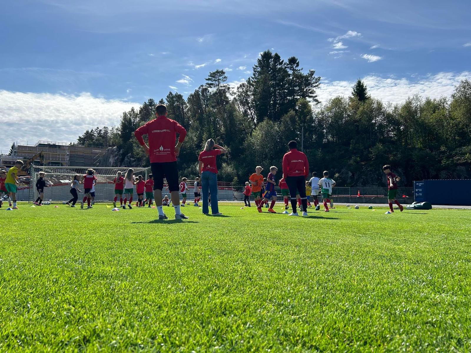 Loddefjord fotball - Tine fotballskole instruktører cover
