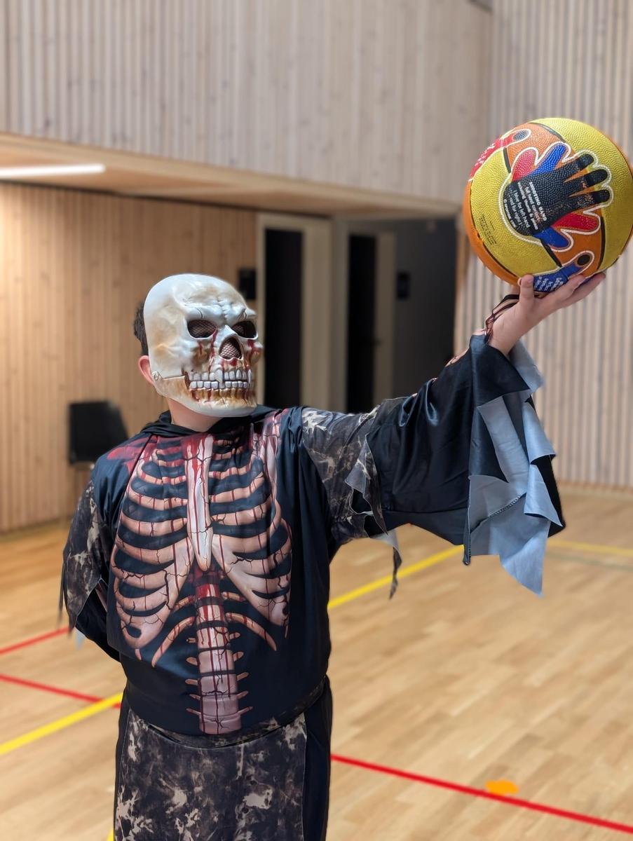 Gratis Halloween-basket fredag 30. oktober! cover