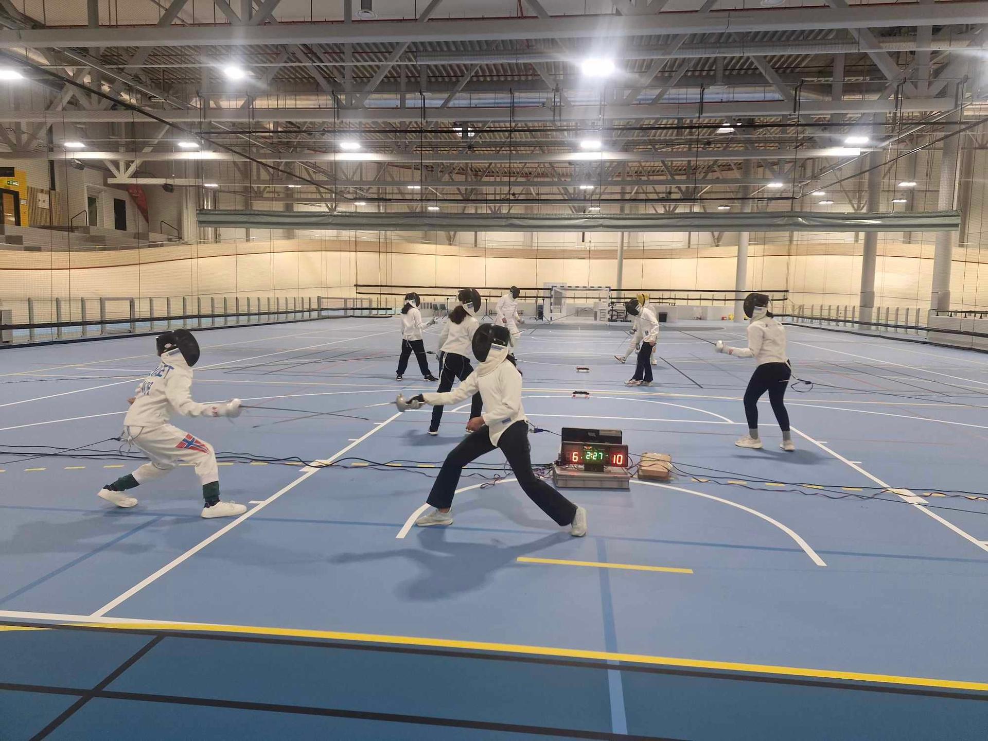 Nybegynnerkurs i fekting med Asker Fekteklubb - Våren 2026 - kom og prøv! cover