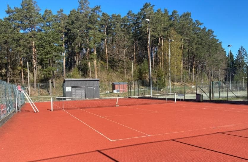 Tenniskurs barn og ungdom vår 2026 cover